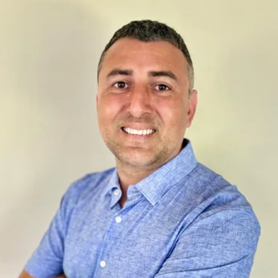 Gerardo Domínguez from El Salvador